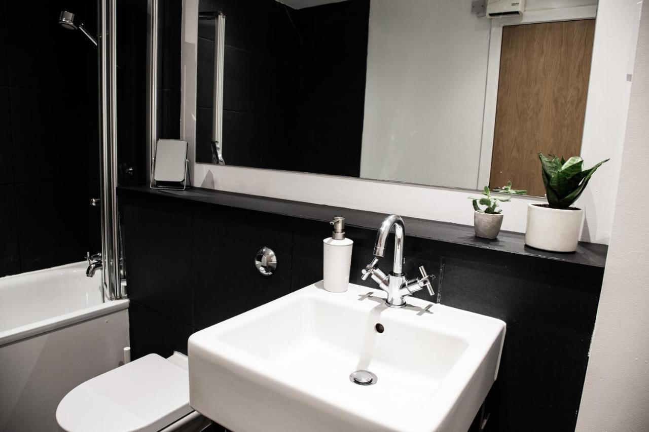 Modern Merchant City Apartment By George Square Glasgow Exterior foto